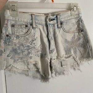 American Eagle Light wash shorts, Very cute design